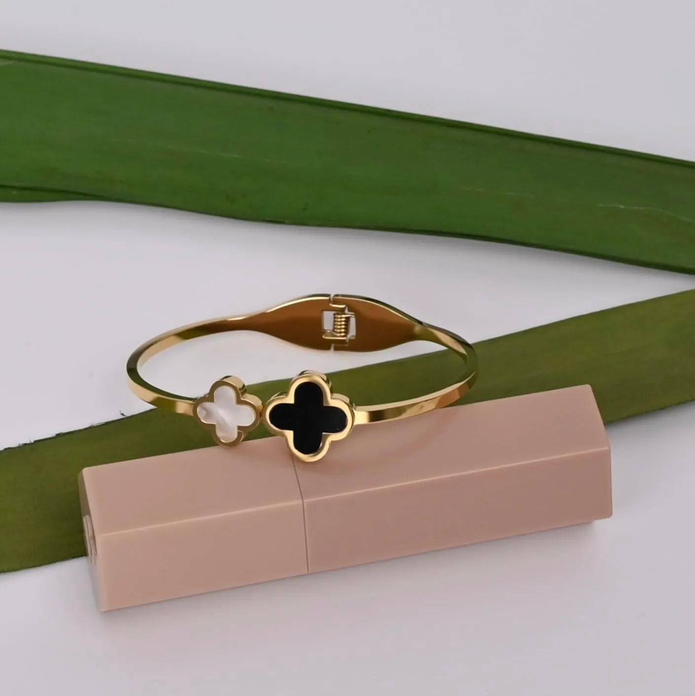 18K Gold Plated Four Leaf Clover Bracelet for Women. Trendy Clover Women's Gold Bracelet. Best Clover Bracelet Jewelry Gift for Women.