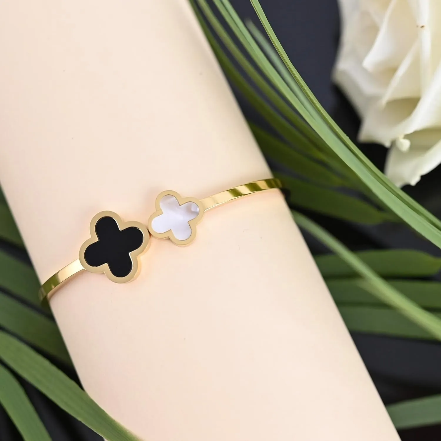 18K Gold Plated Four Leaf Clover Bracelet for Women. Trendy Clover Women's Gold Bracelet. Best Clover Bracelet Jewelry Gift for Women.