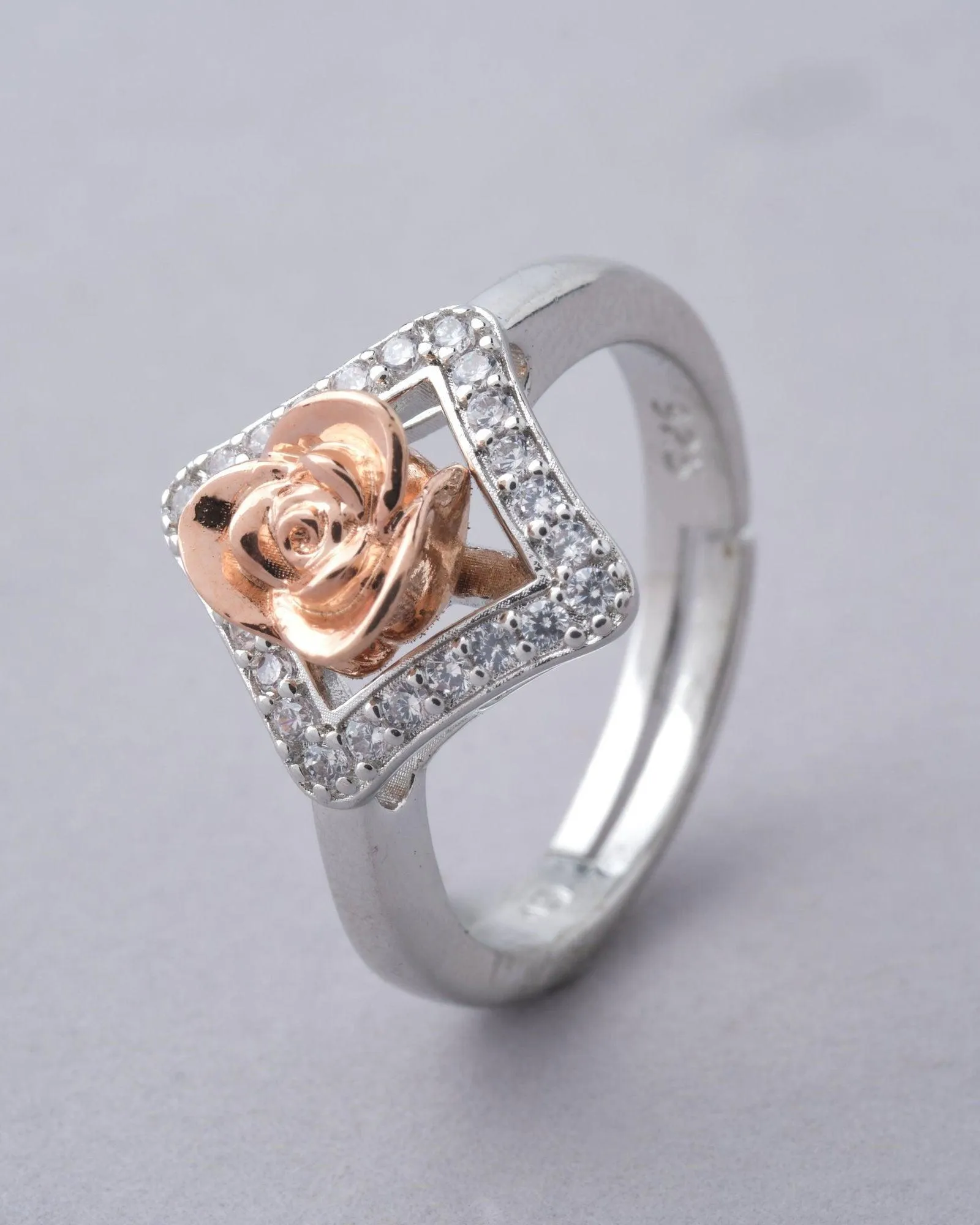925 Sterling Silver Beautiful Rose Ring R01593