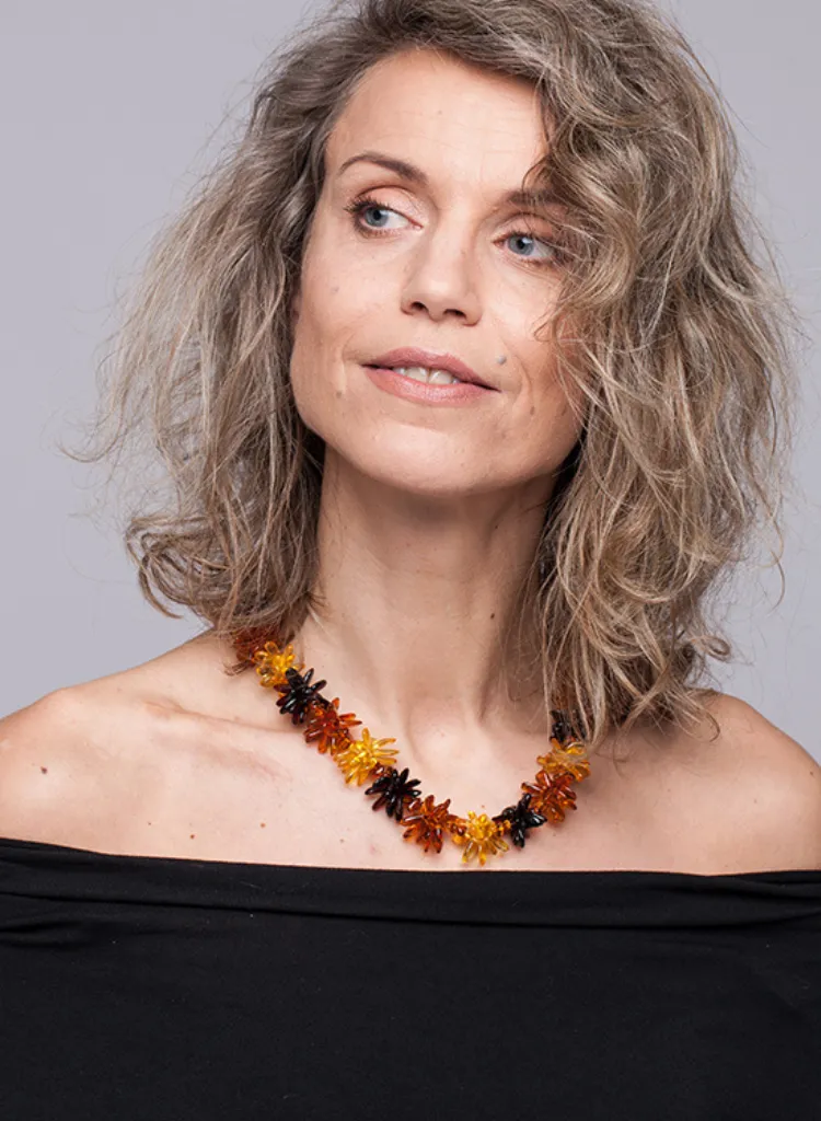 AMBER NECKLACE WITH FLORAL DESIGN - UNIQUE & STYLISH