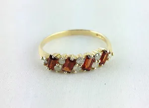 Beautiful 9ct Yellow Gold Garnet & Diamond Ring - Size P