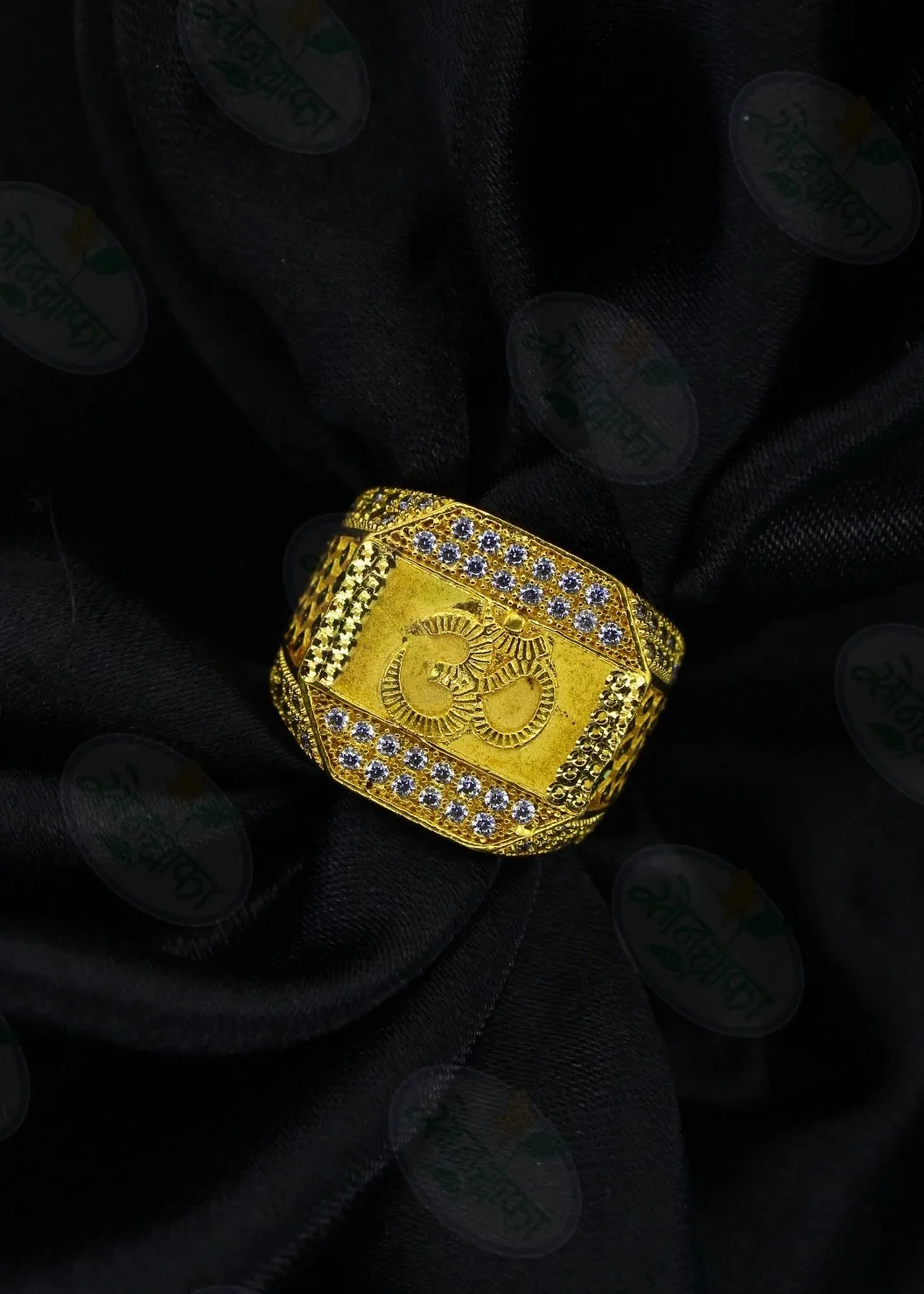 BEAUTIFUL DESIGNER GOLDEN RING