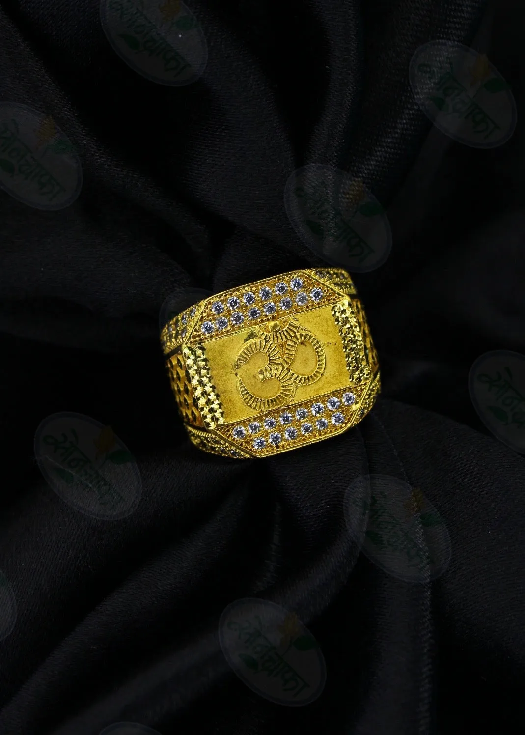 BEAUTIFUL DESIGNER GOLDEN RING