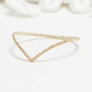 Esprit Large Twist Ring