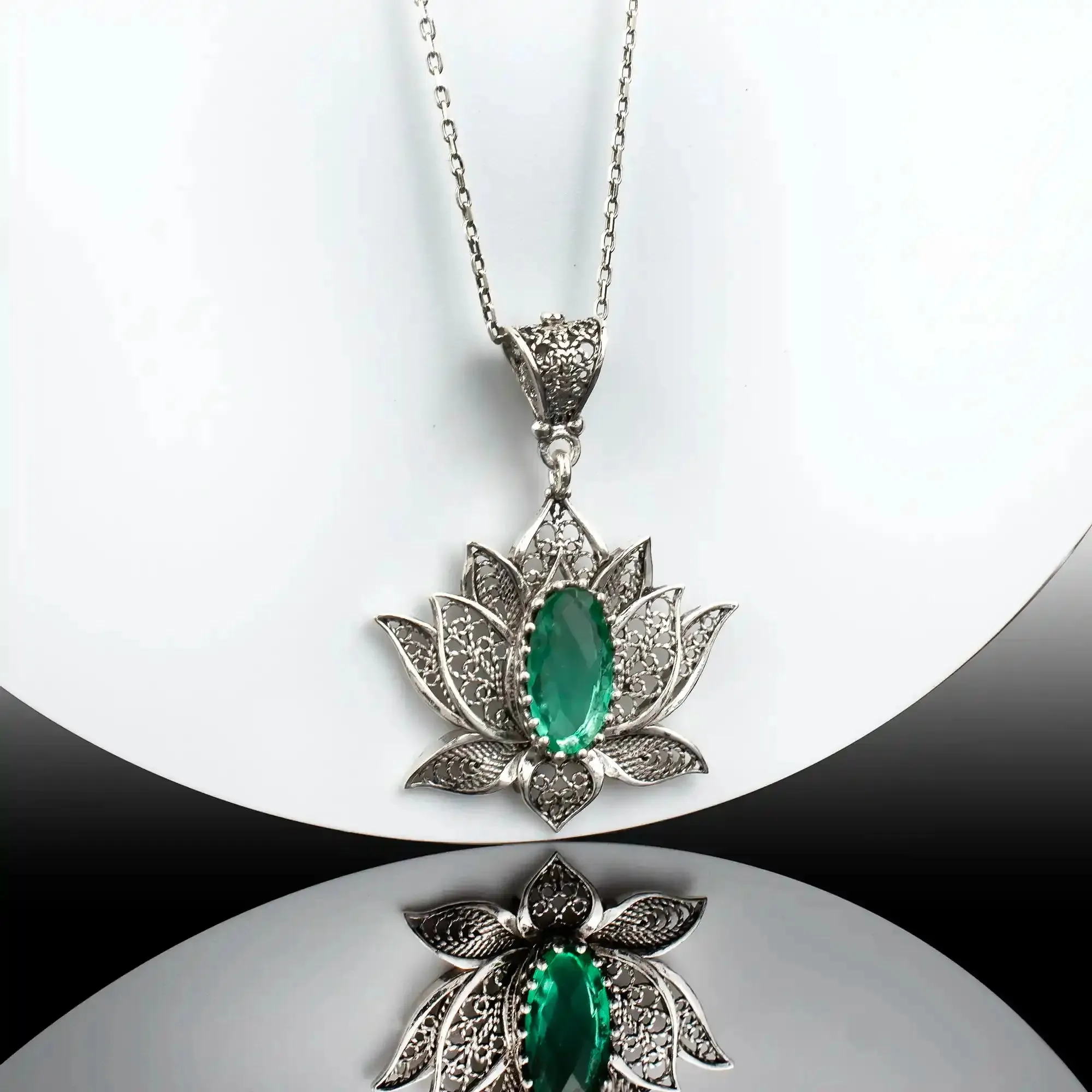 Filigree Art Emerald Gemstone Blossoming Lotus Flower Women Silver Pendant Necklace