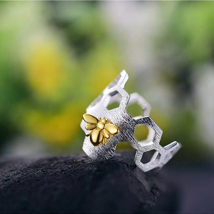 Guard Honey Bee Ring