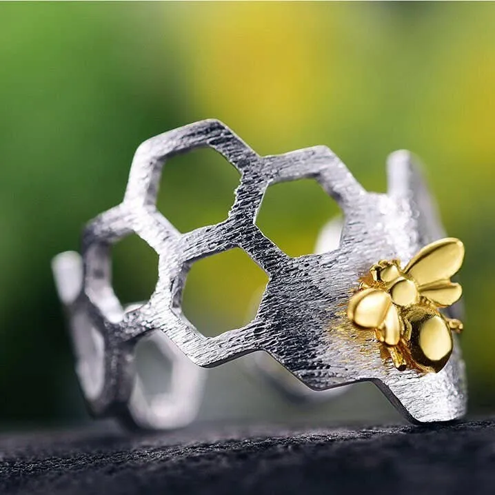 Guard Honey Bee Ring