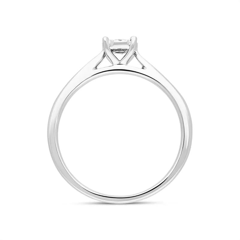 Hans D Krieger 18ct White Gold 0.14ct Diamond Cluster Ring