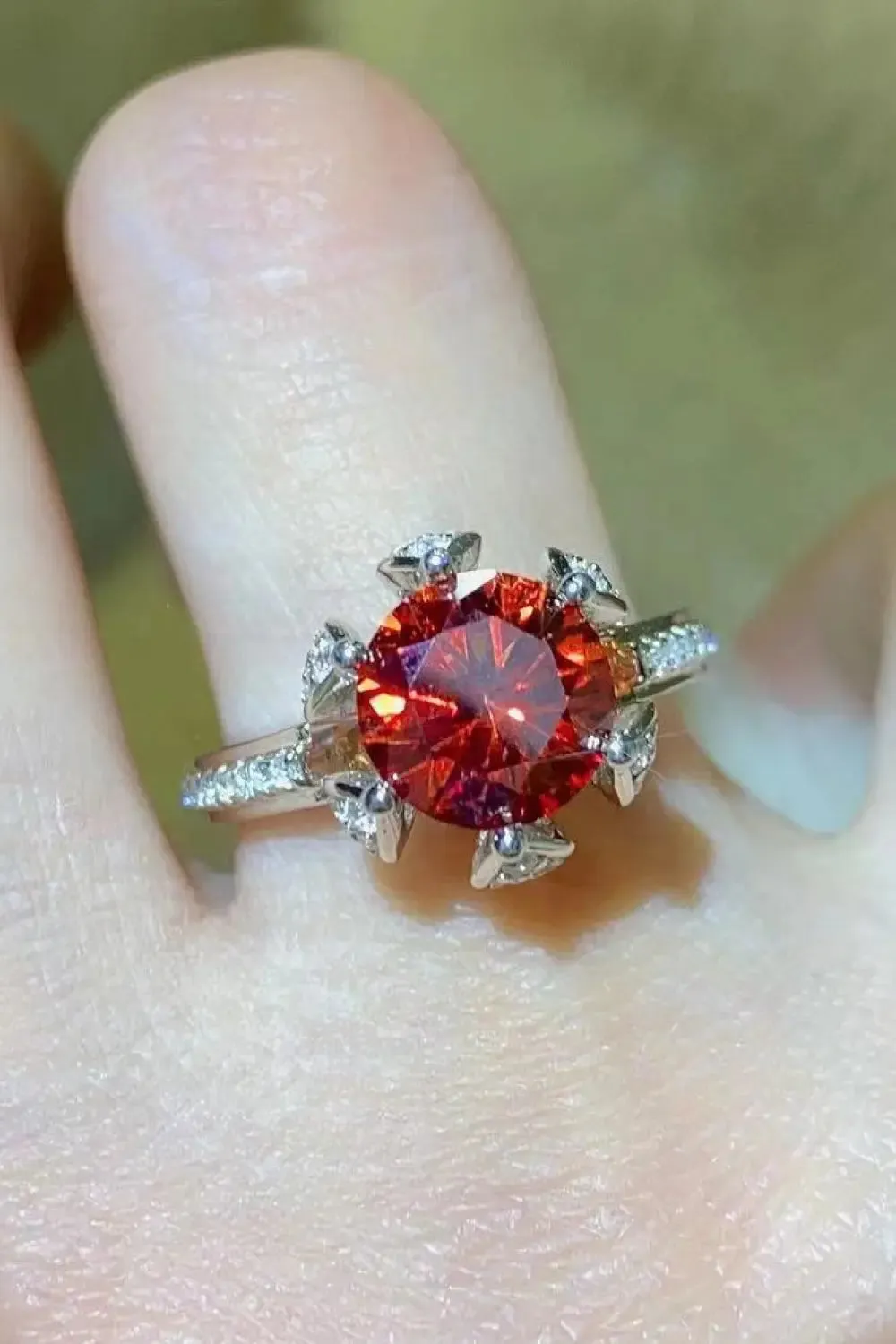 LOVCIA 2 Carat Moissanite 6-Prong Ring in Phoenix Fire
