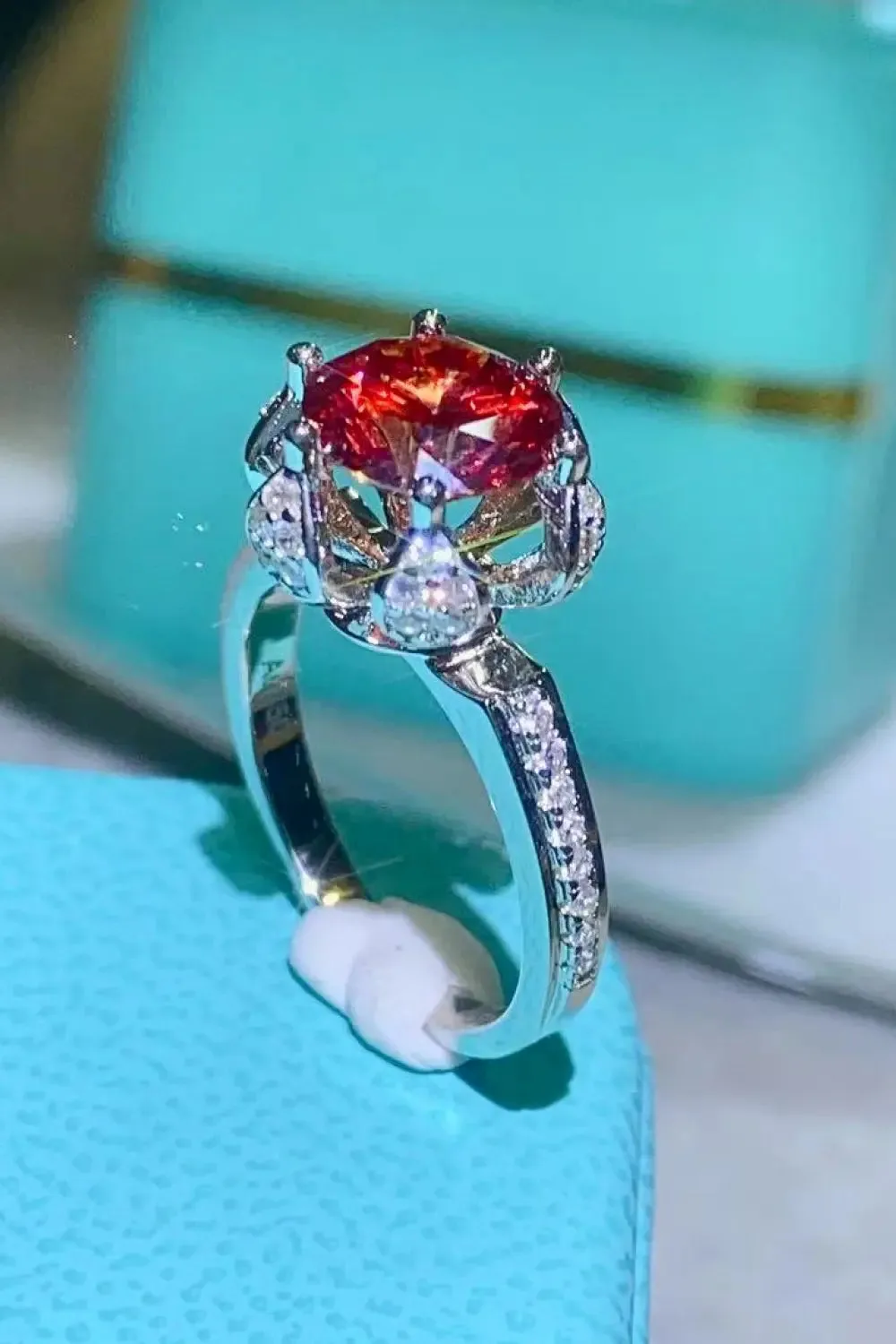 LOVCIA 2 Carat Moissanite 6-Prong Ring in Phoenix Fire