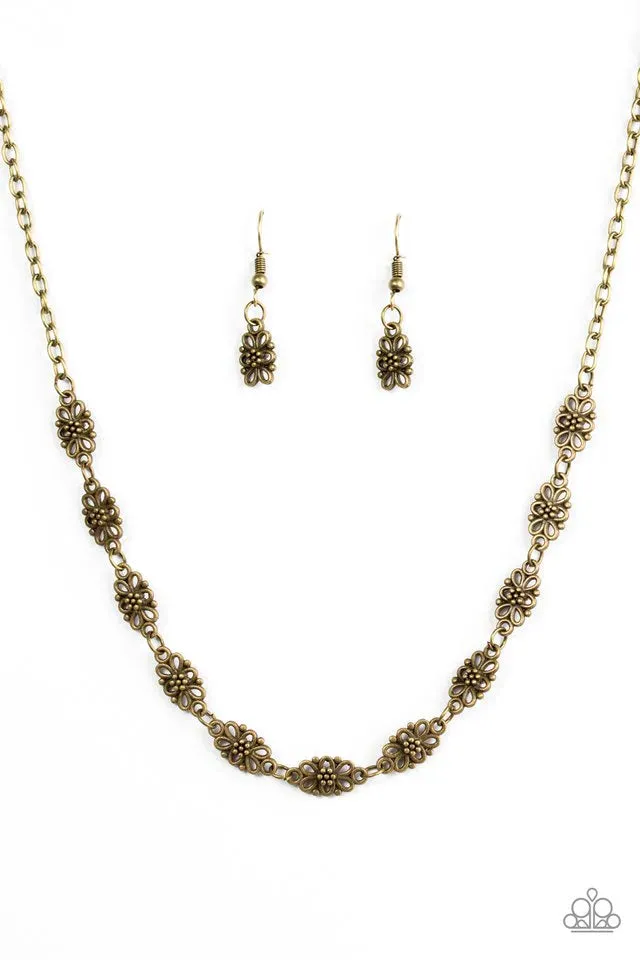 Paparazzi Necklace ~ Daisy Dream - Brass