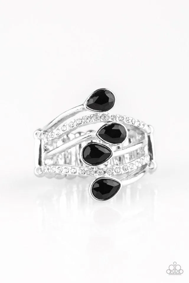Paparazzi Ring ~ Bling Dream - Black