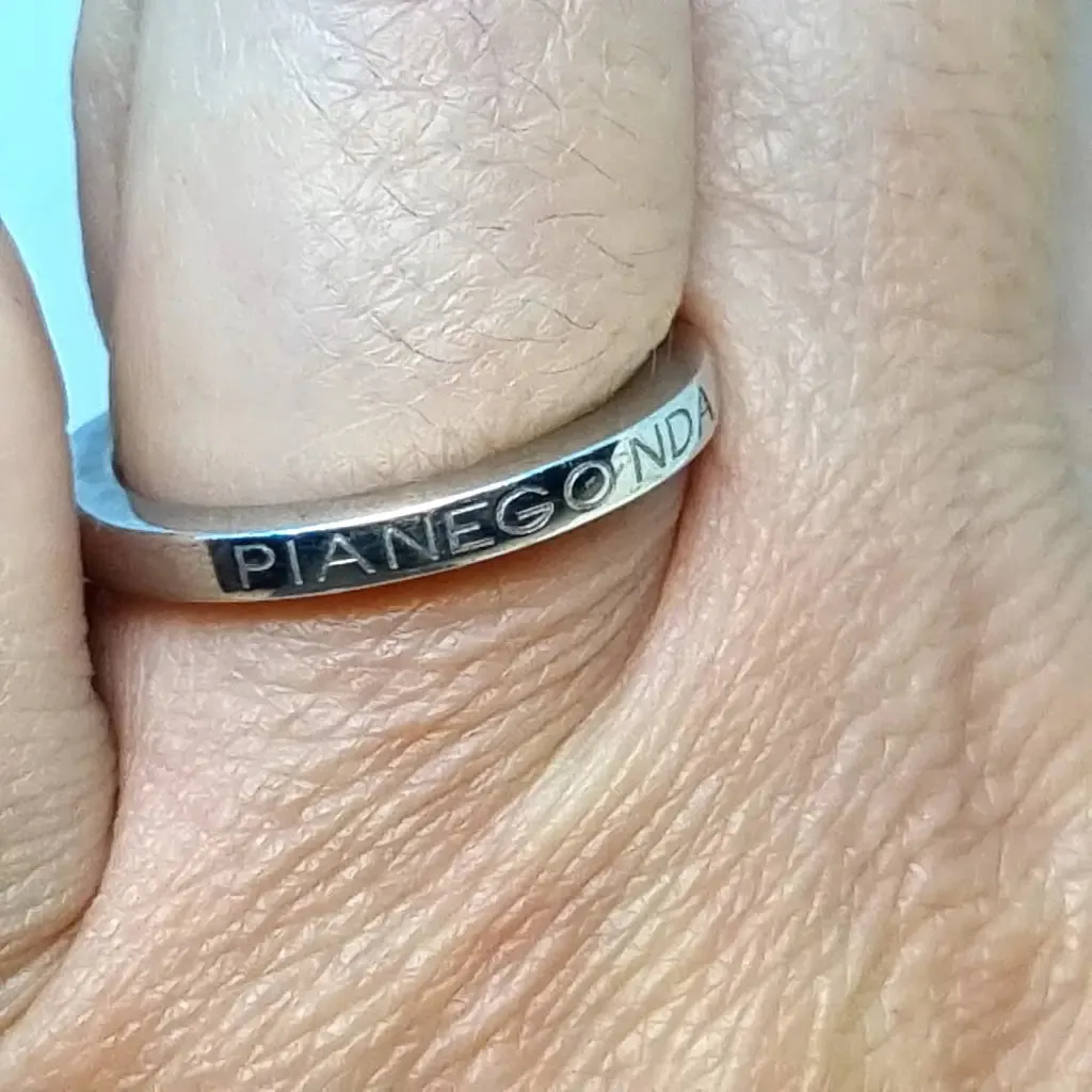 Pianegonda ring in 925 silver. Circa xx. Ancient and modern jewelry.