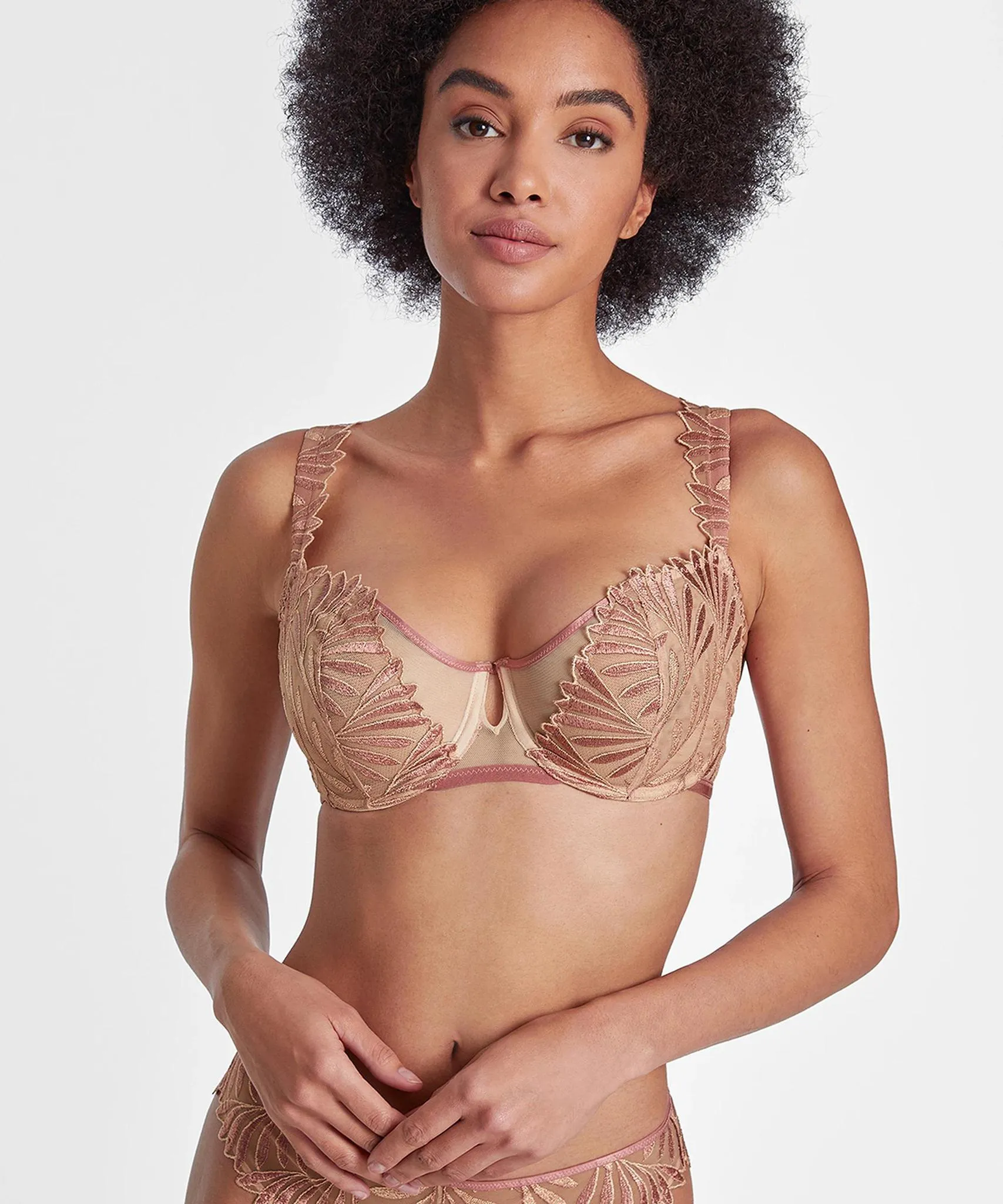 Sensory illusion half cup bra