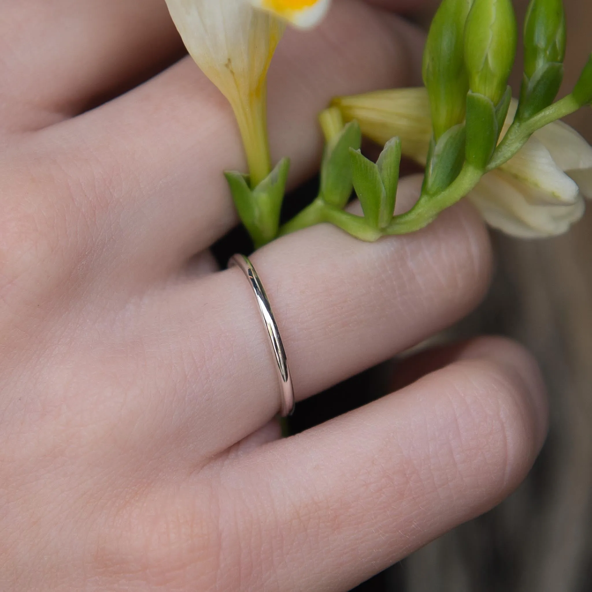 Solid 9ct Gold Plain 1.5mm Bands