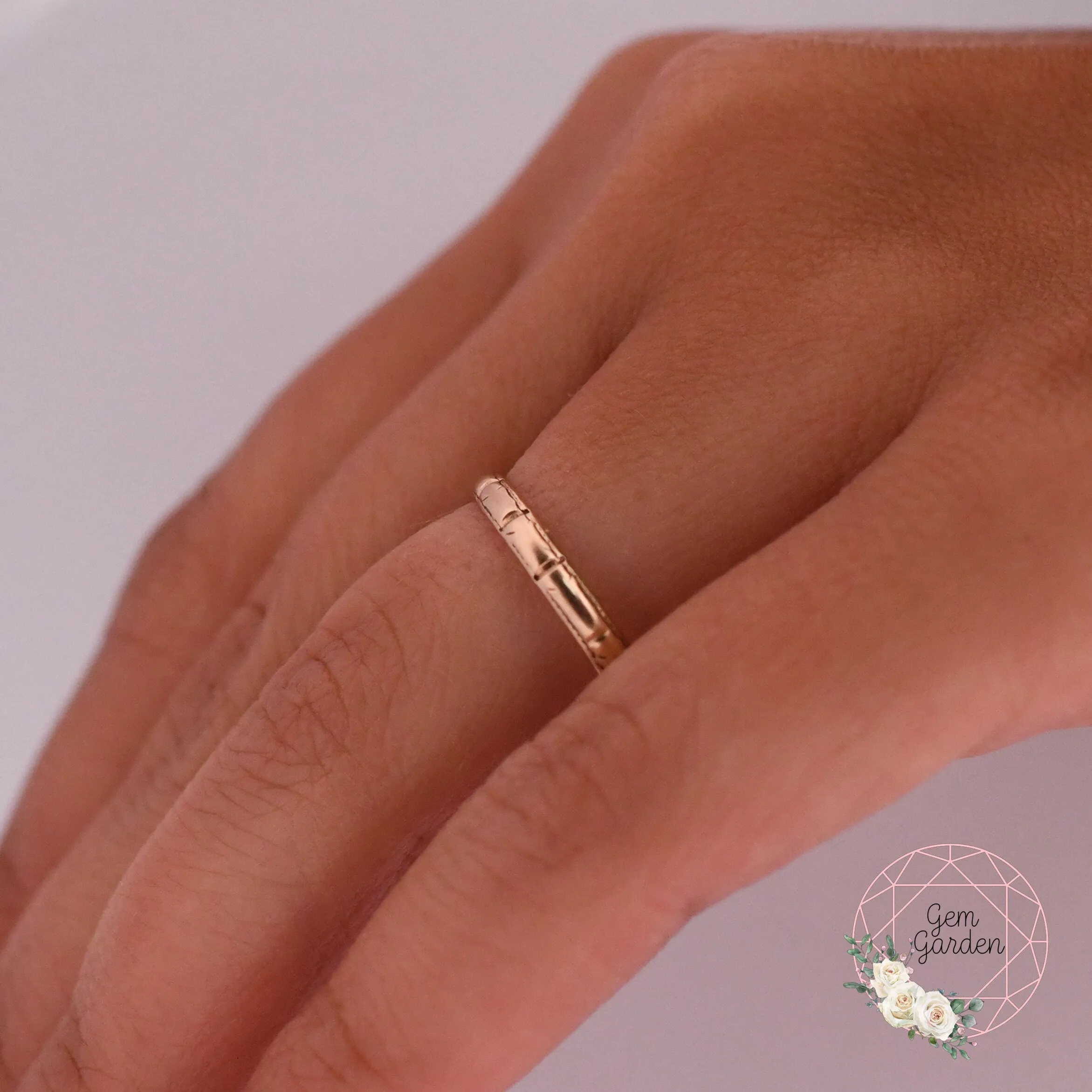 Vintage 14K Yellow Gold Minimalist Design Unisex Wedding Stackable Band