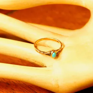 Vintage Minimalist 14K Gold Turquoise Midi Ring, Petite Yellow Gold Ring, Small Turquoise Cabochon, Gold Stacking Ring, Size 4 1/2 US