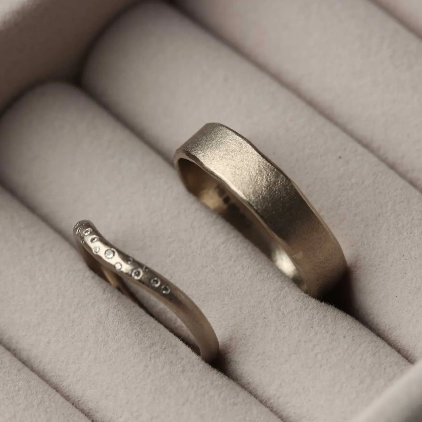 Wave Ring 9ct White Gold 5mm